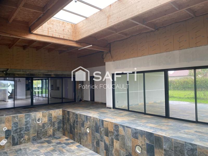 Maison - 278 m² - 8 pièces