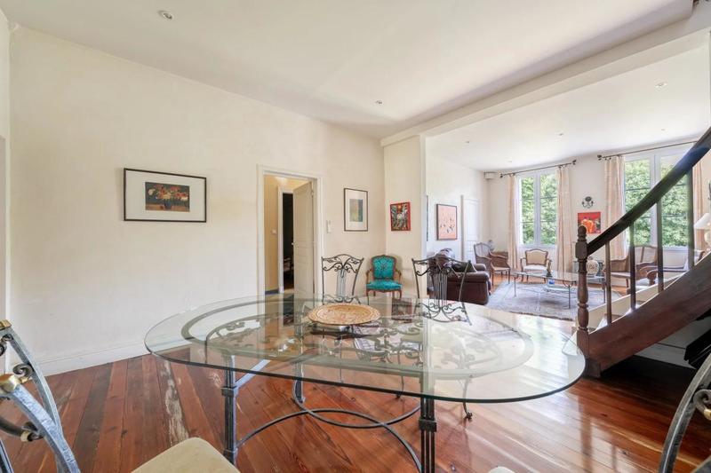 Maison de maîtres - 400 m² - 9 pièces