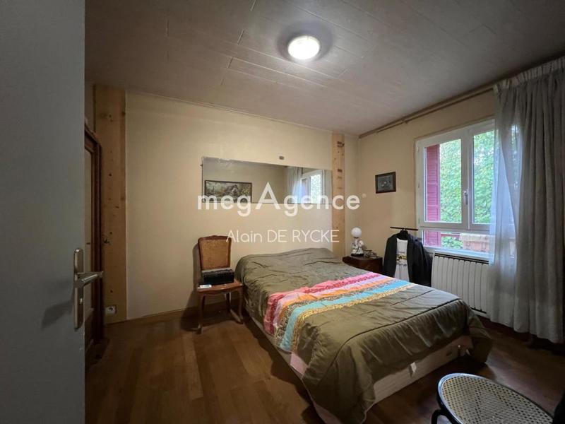 Pavillon - 220 m² - 7 pièces