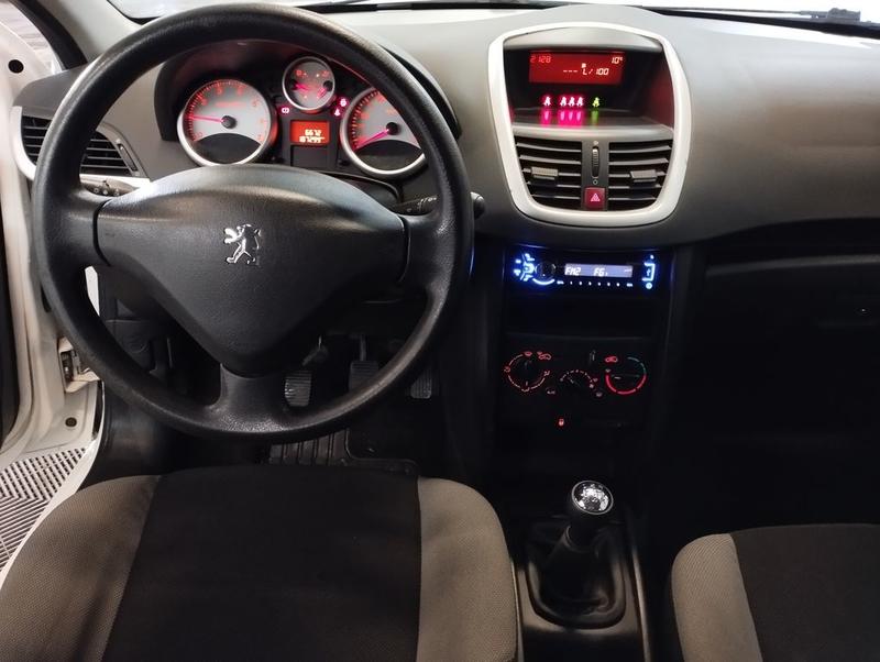 Peugeot 207 1.4 16v 90 Executive 5p