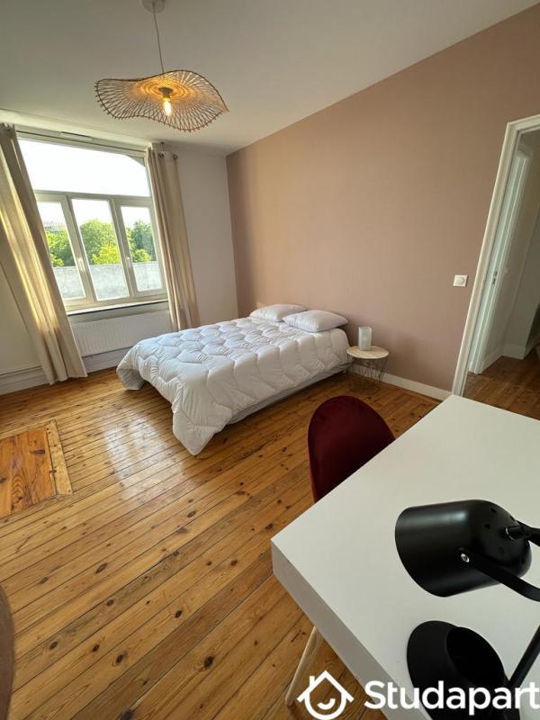 Chambre - 11 m² - 1 pièce