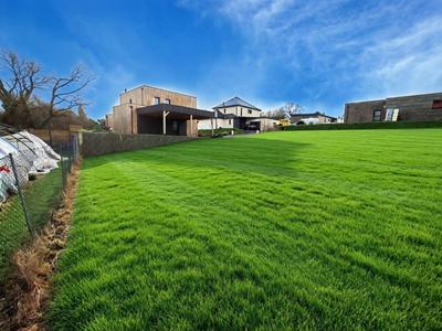 Terrain constructible - 683 m²