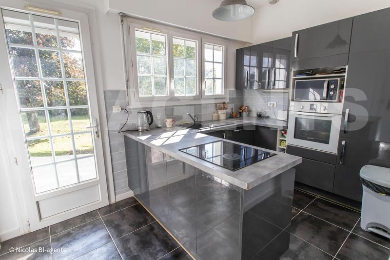 Maison - 180 m² - 7 pièces