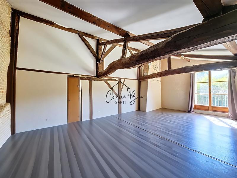 Maison - 260 m² - 5 pièces