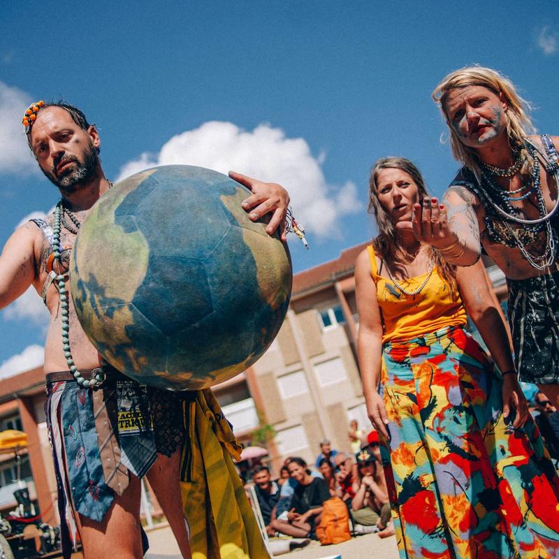 Représentation du spectacle « Apocalypse » de la Compagnie Marzouk Machine