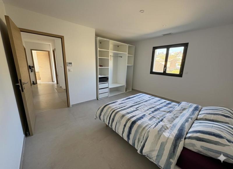 Villa - 198 m² - 6 pièces