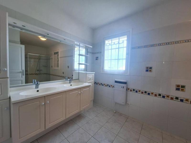 Propriété - 162 m² - 5 pièces