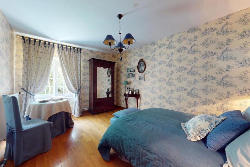 Demeure - 327 m² - 5 pièces