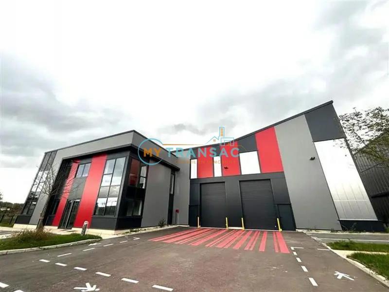 Local d'activité / Entrepôt - 1 826 m²