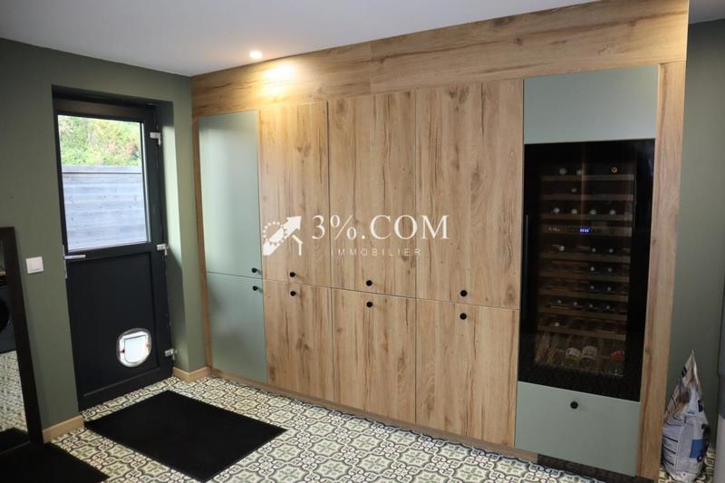 Maison - 222 m² - 7 pièces