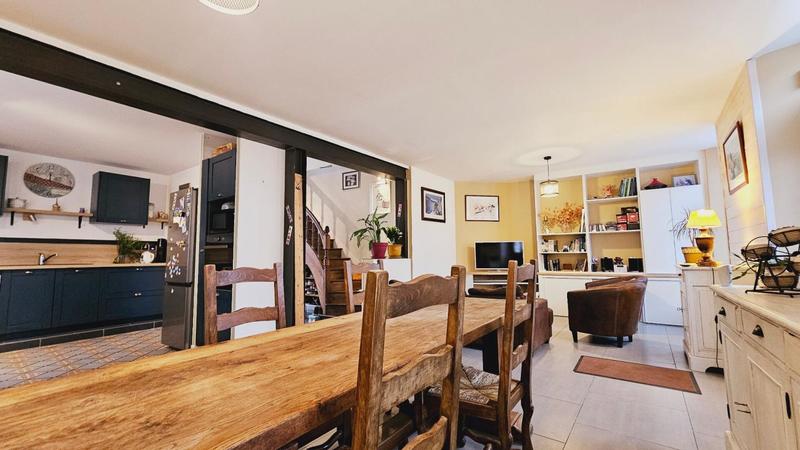 Maison - 163 m² - 5 pièces