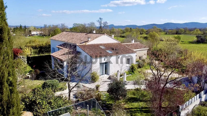 Villa - 240 m² - 7 pièces