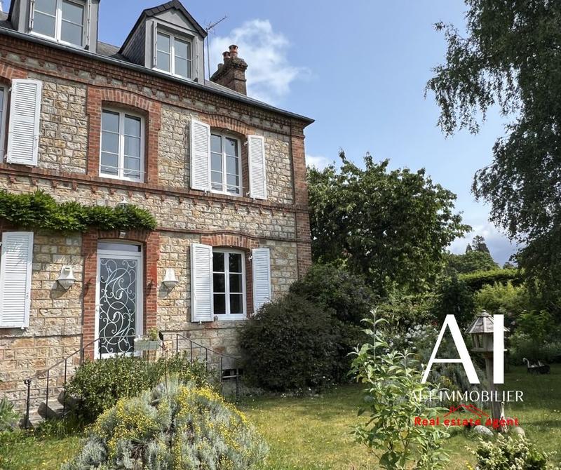 Maison - 140 m² - 7 pièces