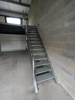 Local d'activité / Entrepôt - 57 m²