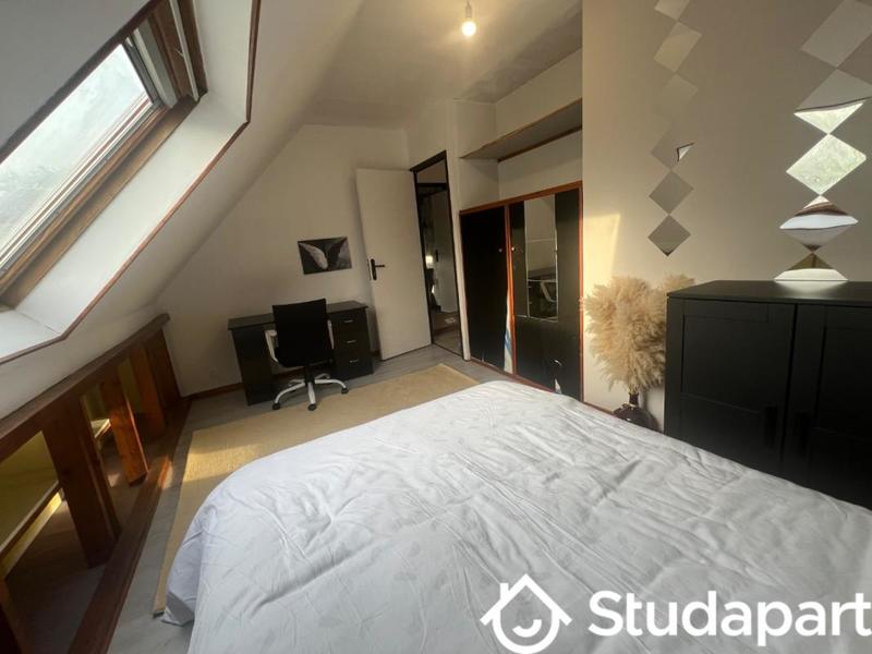 Chambre - 9 m² - 1 pièce