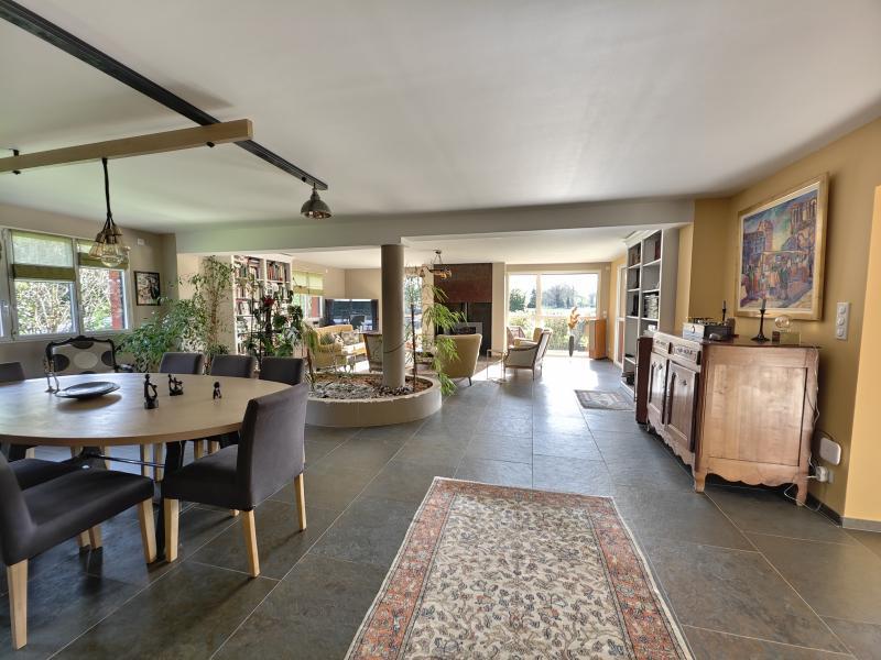 Maison - 332 m² - 9 pièces