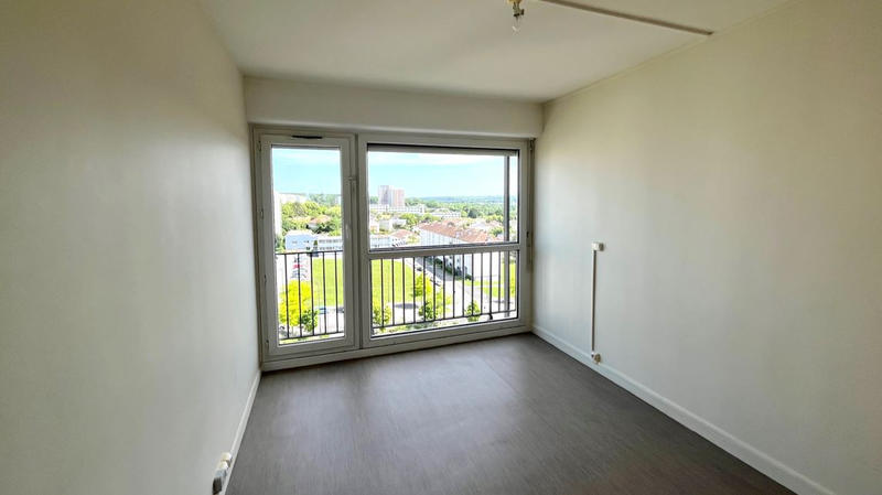 Appartement - 104 m² - 6 pièces