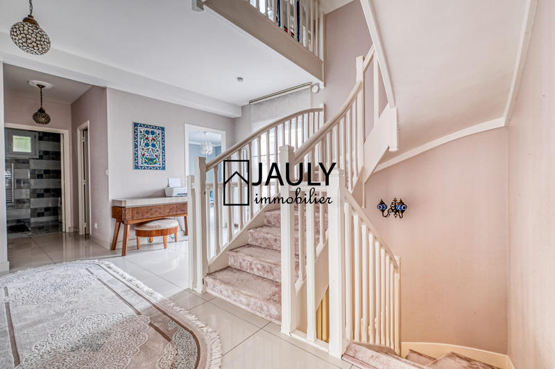 Maison - 340 m² - 10 pièces