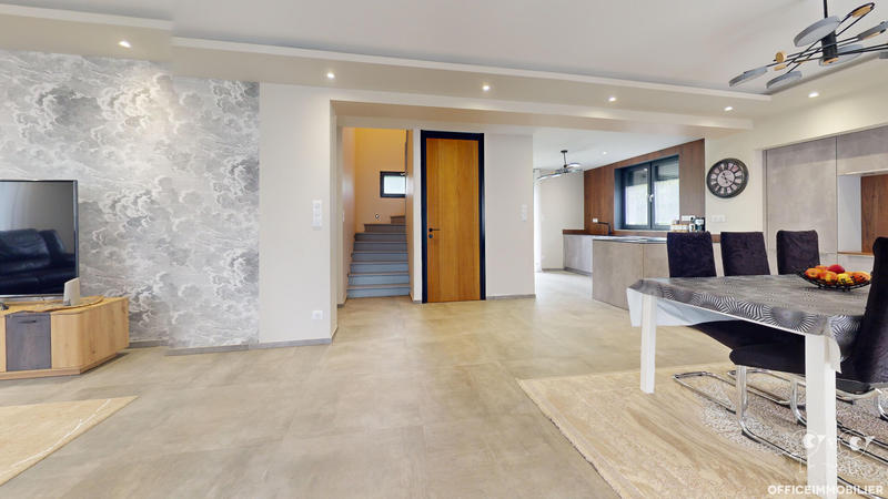 Maison - 150 m² - 6 pièces