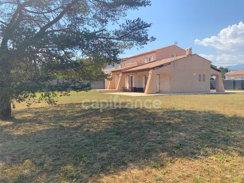 Maison - 151 m² - 6 pièces