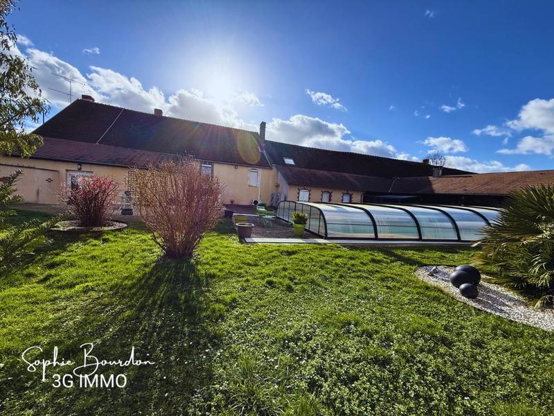 Demeure - 415 m² - 11 pièces