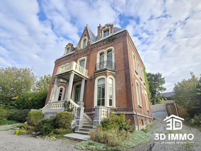 Maison - 277 m² - 9 pièces