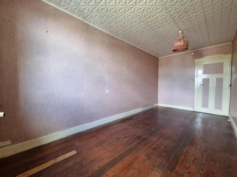 Maison traditionnelle - 269 m² - 6 pièces