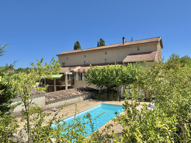 Propriété - 150 m² - 7 pièces