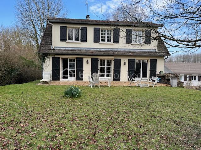 Pavillon - 144 m² - 7 pièces