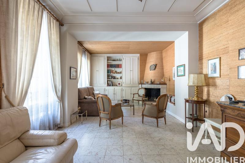 Maison - 161 m² - 9 pièces