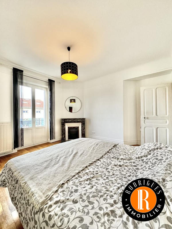 Maison - 285 m² - 12 pièces