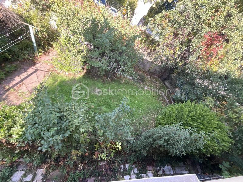 Maison - 180 m² - 8 pièces