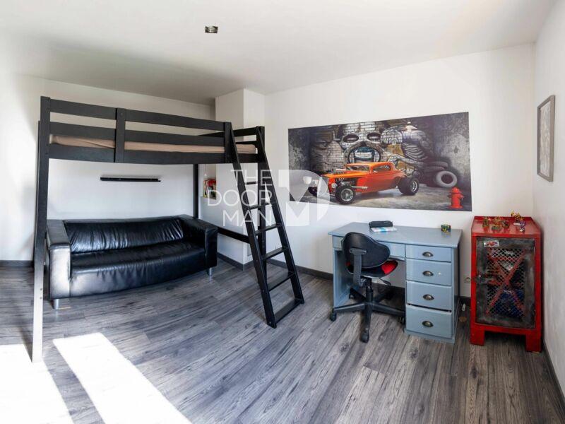 Villa - 167 m² - 6 pièces