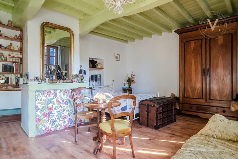 Maison - 273 m² - 7 pièces