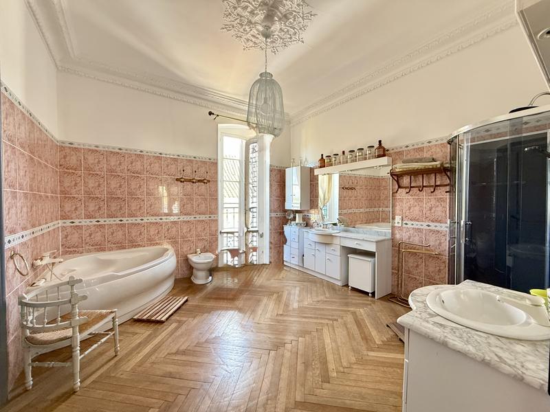 Maison bourgeoise - 258 m² - 10 pièces