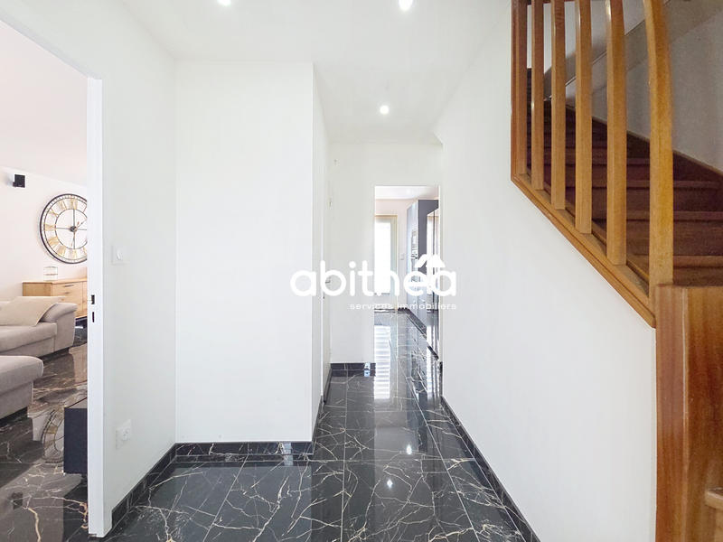 Maison - 83 m² - 4 pièces