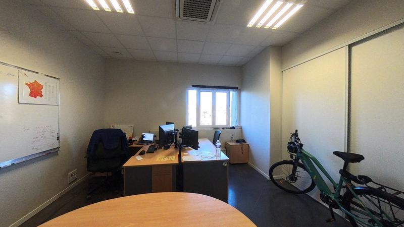 Local d'activités - 318 m²