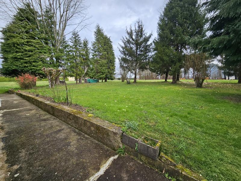 Maison - 247 m² - 8 pièces