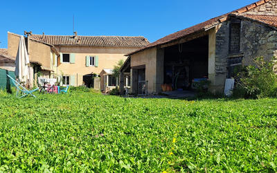 Maison - 350 m² - 8 pièces