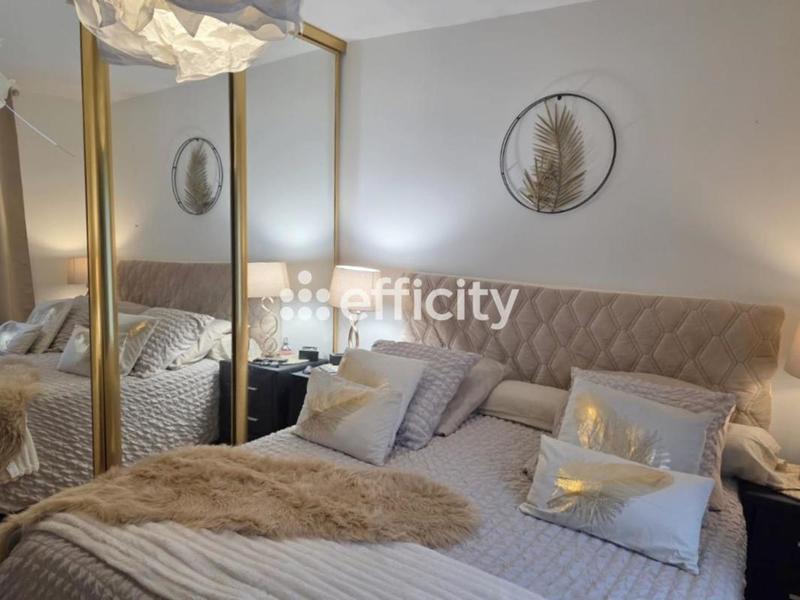 Maison - 163 m² - 8 pièces