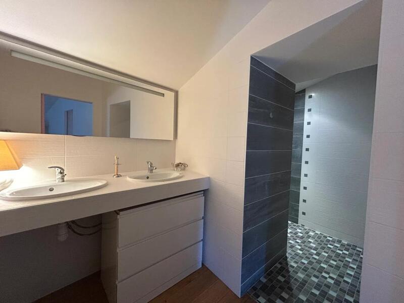 Maison - 259 m² - 8 pièces