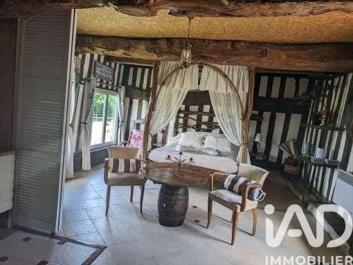 Maison - 250 m² - 11 pièces