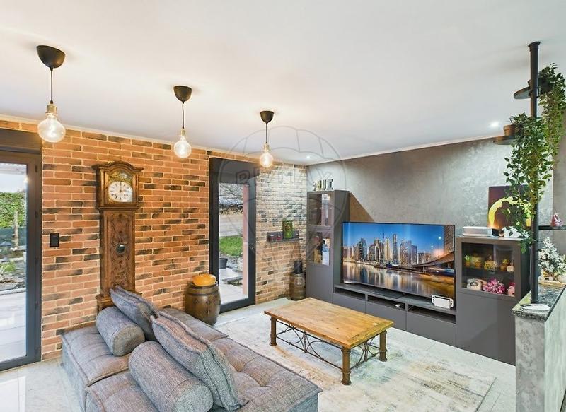 Maison - 180 m² - 8 pièces