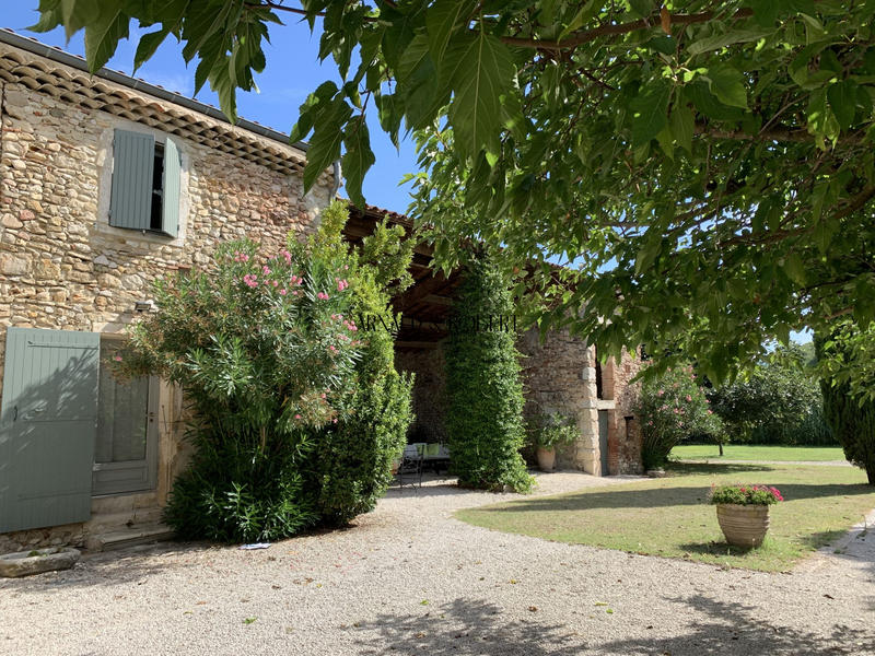 Mas - 519 m² - 12 pièces