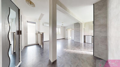 Maison - 92 m² - 6 pièces