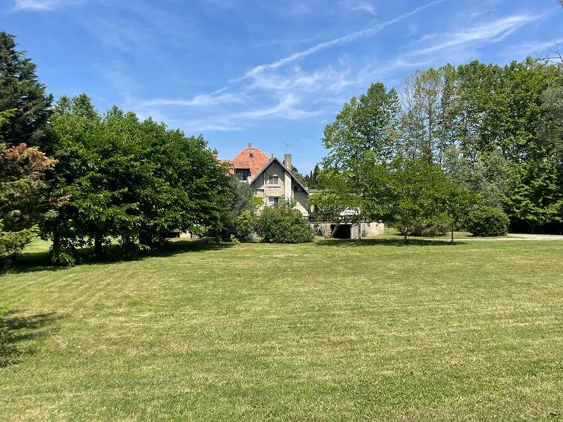 Maison - 260 m² - 8 pièces