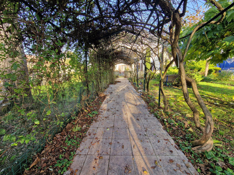 Maison de maîtres - 340 m² - 11 pièces