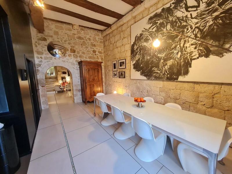 Demeure - 370 m² - 5 pièces