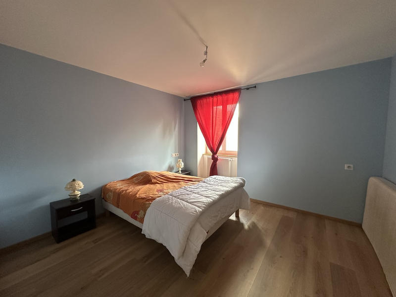 Maison - 230 m² - 7 pièces