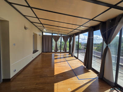 Appartement - 84 m² - 3 pièces